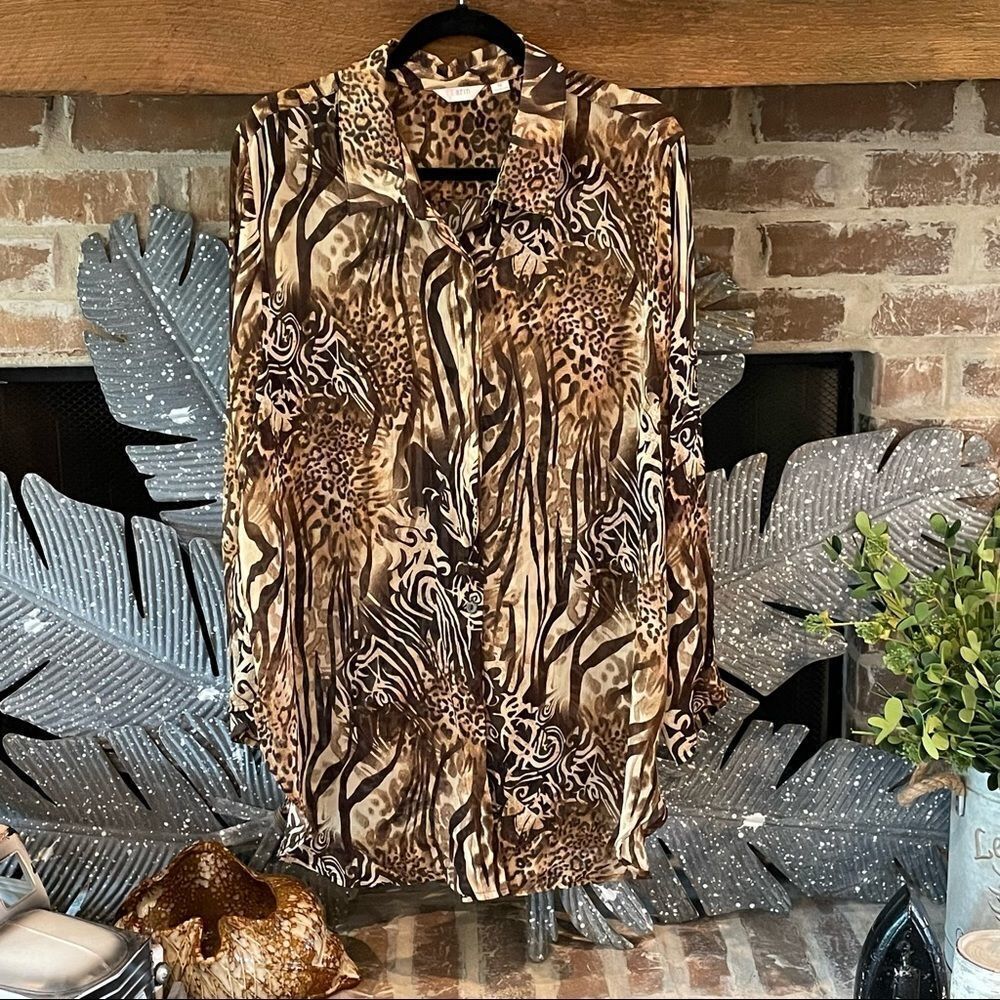 𝅺erin Size 1X Sheer Animal Print Front Button Tunic